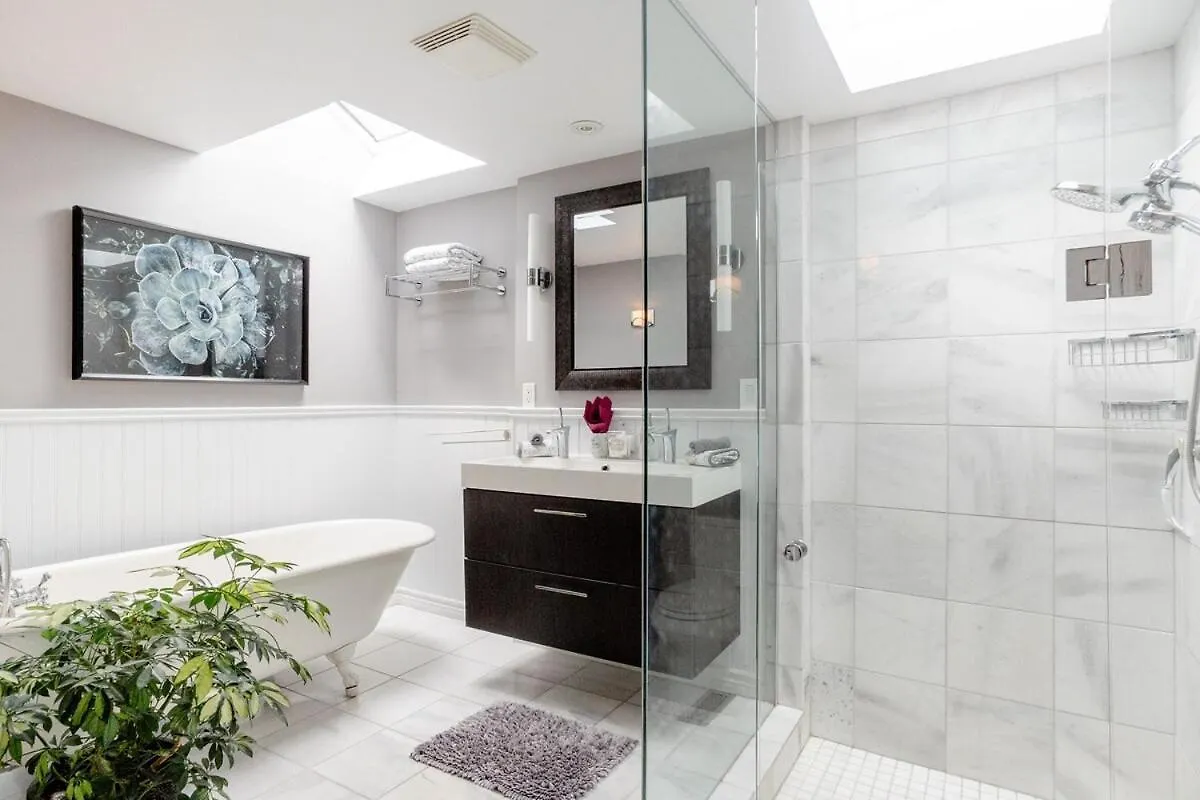 Downtown Luxury Victorian Retreat Hotel Toronto Guest house